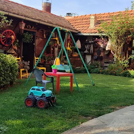 Gospodarstwo wiejskie Mali Raj *